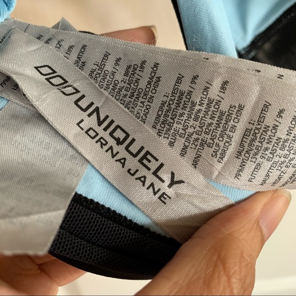 BNWOT Lorna Jane Sports Bra - Small - Blue Striped - Picture 7 of 8